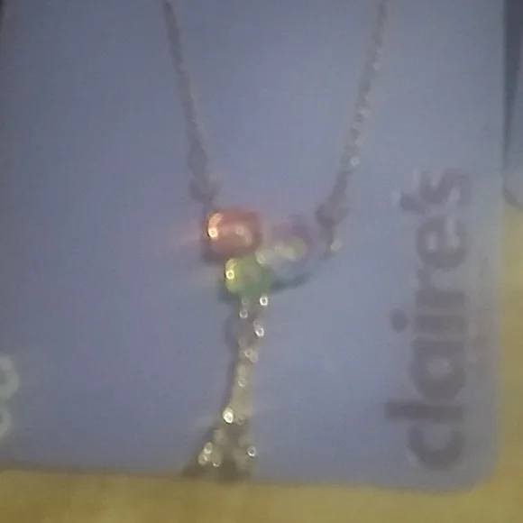 Ears pierced earrings And Necklace - Picture 3 of 4